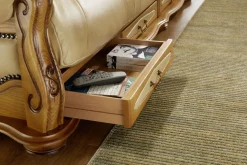 Italienische Polstermöbel mit Bezug aus echtem Leder