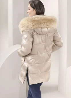 Jacke mit abnehmbarer Kapuze