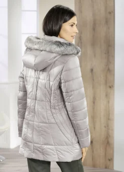 Jacke mit abnehmbarer Kapuze