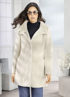 Jacke mit aparter Kragenlösung