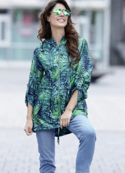 Jacke mit fester Kapuze