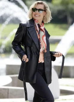 Jacke mit Gürtel aus Nappaleder-Imitat