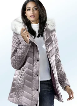 Jacke mit weißer Kontrastpaspelierung