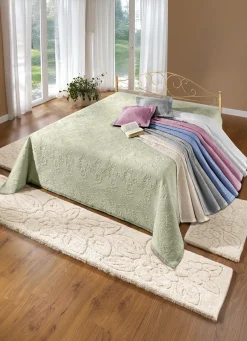 Jacquard-Tagesdecken mit Bandeinfassung