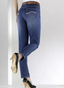 Jeans mit schönen Stickereien und funkelnden Strassteinen