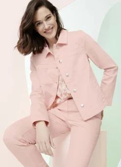 Jeansjacke mit stiltypischen Nähten