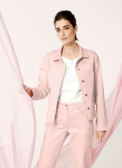 Jeansjacke mit stiltypischen Nähten