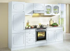 Küchenprogramm mit profilierter Front