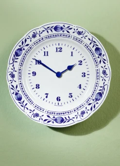 Keramik-Wanduhr mit klassischem Zwiebelmuster
