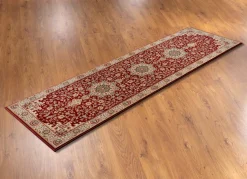 Klassisch gemusterte, gewebte Brücken und Teppiche