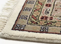 Klassischer Orientteppich aus Indien