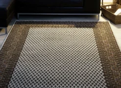 Klassischer Orientteppich aus Indien