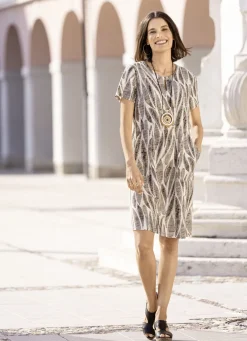 Kleid mit kurzem Schlingenknopfverschluss