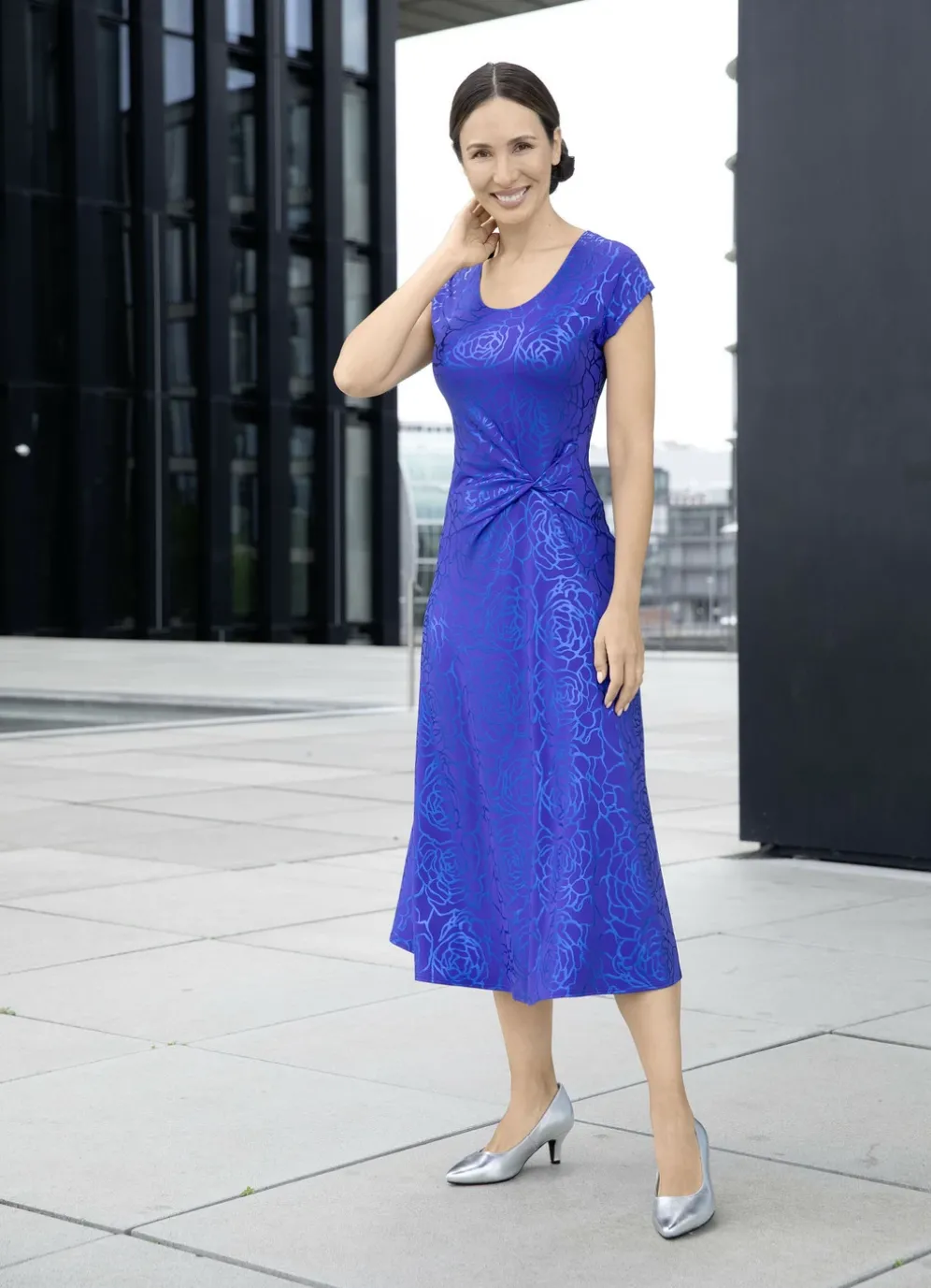 Kleid mit raffinierter Knotenoptik