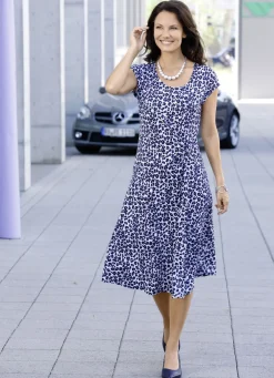 Kleid mit raffinierter Knotenoptik