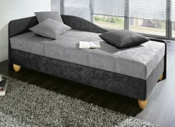 Komfort-Studioliege auf massiven Holzfüßen