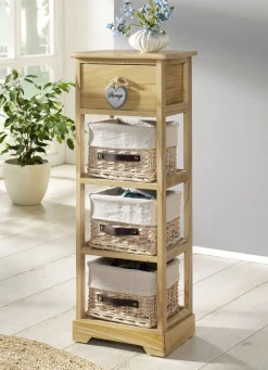 Kommode aus Massivholz mit eingearbeiteten Gebrauchsspuren