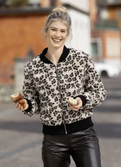 Kurzjacke aus Teddyplüsch