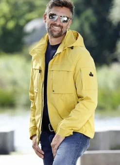 Kurzjacke von „New Canadian“