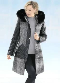 Kurzmantel im angesagten Materialmix