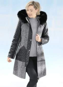 Kurzmantel im angesagten Materialmix