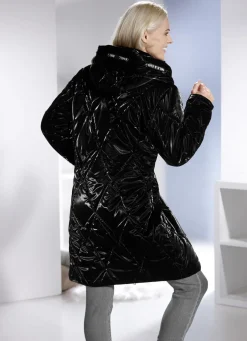 Kurzmantel in topaktueller Lackoptik