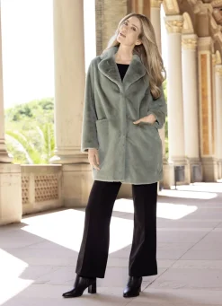 Kurzmantel mit aufgesetzten Taschen