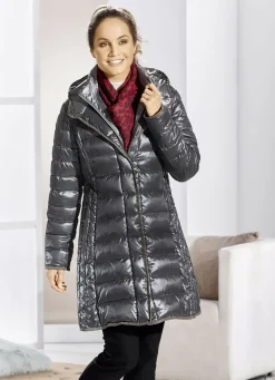 Kurzmantel mit seitlicher Längssteppung