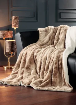 Kuschelweiche und wärmende Wohndecke