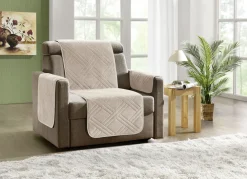 Kuschelweiche Wohnaccessoires mit Bandeinfassung