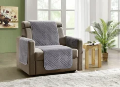 Kuschelweiche Wohnaccessoires mit Bandeinfassung