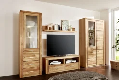 Möbelprogramm mit Massivholzfronten