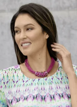 Mehrreihige, pinkfarbene Halskette