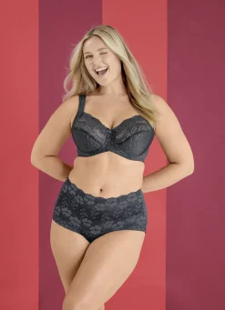 Miss Mary Miederslip mit unterlegter Elastikspitze im Vorderteil