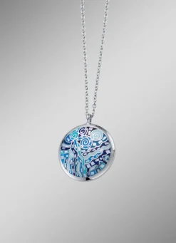 Moderner Anhänger mit Mosaikmuster