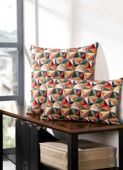 Moderner Kissenbezug mit Dreiecke in 3D-Optik