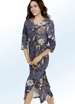 Nachthemd, wadenlang mit 3/4-langen Ärmeln