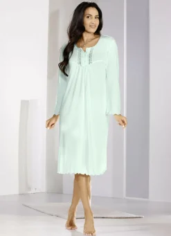 Nachthemd, wadenlang und gebogten Abschlüssen