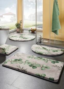 Naturnahe Badgarnitur mit Eukalyptus-Blätter-Motiv