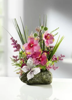 Orchideen-Gesteck auf Stein