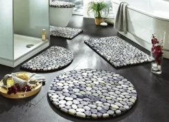 Pflegeleichte Badgarnitur mit Kieselsteinen-Motiv