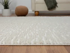 Pflegeleichte Brücken und Teppiche aus synthetischen Material-Mix