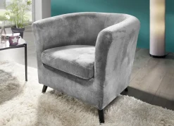 Pflegeleichter Sessel auf Holzfüßen