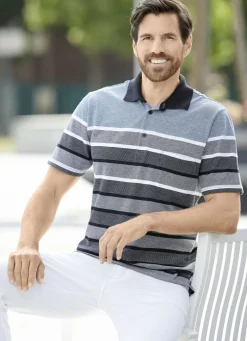 Poloshirt mit kleinen Seitenschlitzen