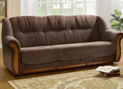 Polstermöbel mit angenehmem, hochflorigem Stoffbezug