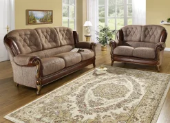 Polstermöbel mit edlen Holzchatosen