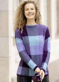 Pullover aus haarigem Effektgarn