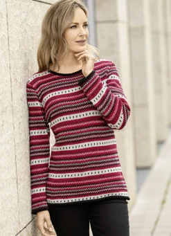 Pullover in dekorativem Ringelmuster
