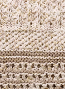 Pullover mit dekorativen Effekten