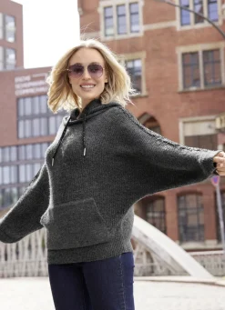Pullover mit Kapuze und in Fledermausform